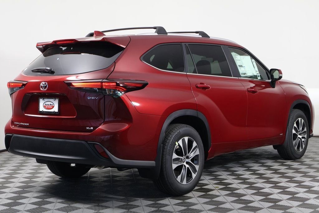 2026 Toyota Highlander Hybrid XLE photo 2