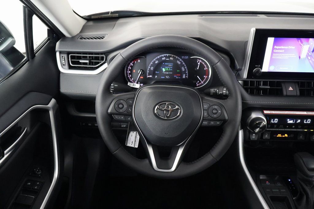 2025 Toyota RAV4 XLE photo 3