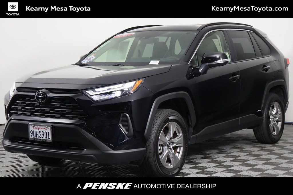 2025 Toyota RAV4 Hybrid XLE