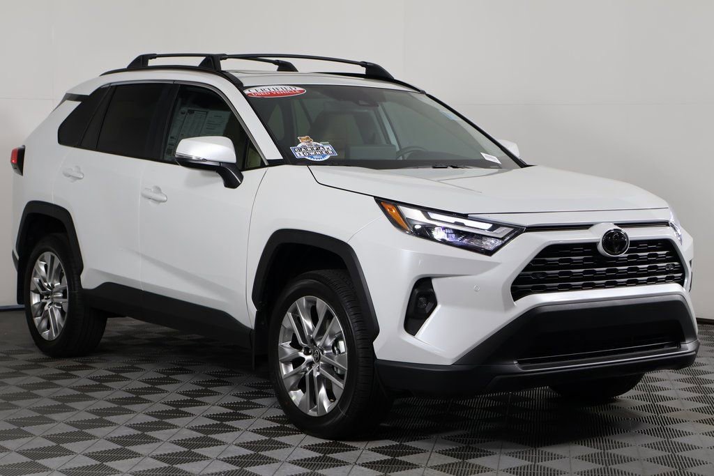 2025 Toyota RAV4 XLE Premium photo 3