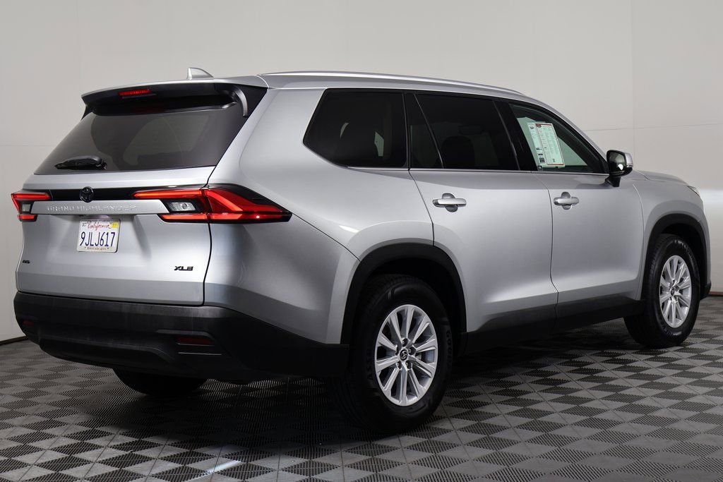 2024 Toyota Grand Highlander XLE photo 4