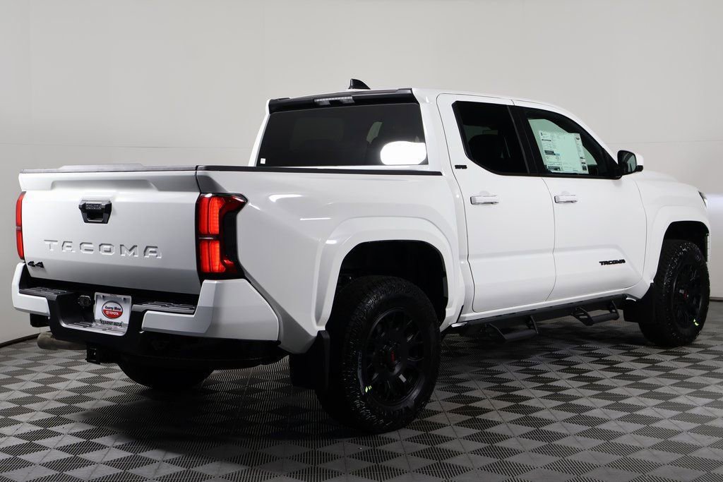 2026 Toyota Tacoma SR5 photo 2