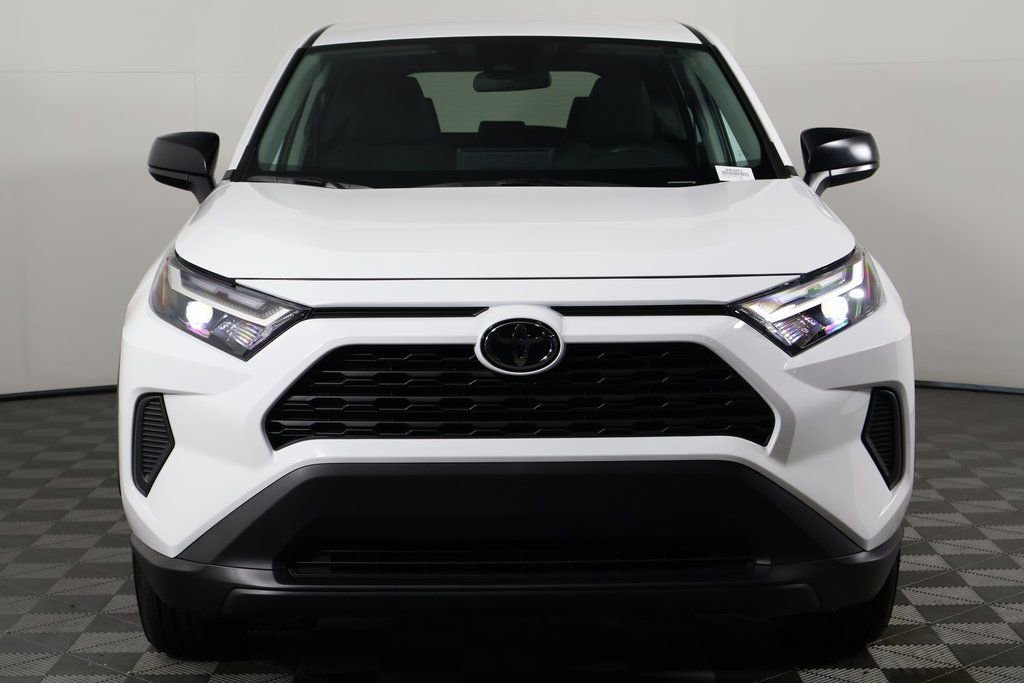 2025 Toyota RAV4 LE photo 2