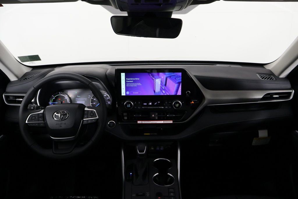 2025 Toyota Highlander Hybrid XLE photo 4