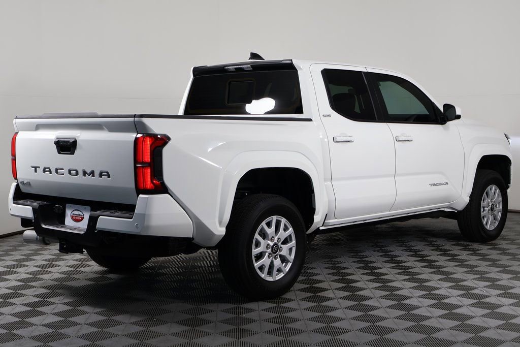 2025 Toyota Tacoma SR5 4x4 photo 4
