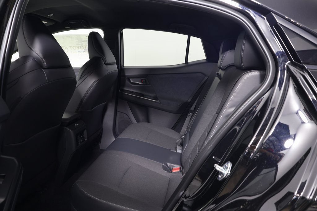 2026 Toyota C-HR SE - Photo 6
