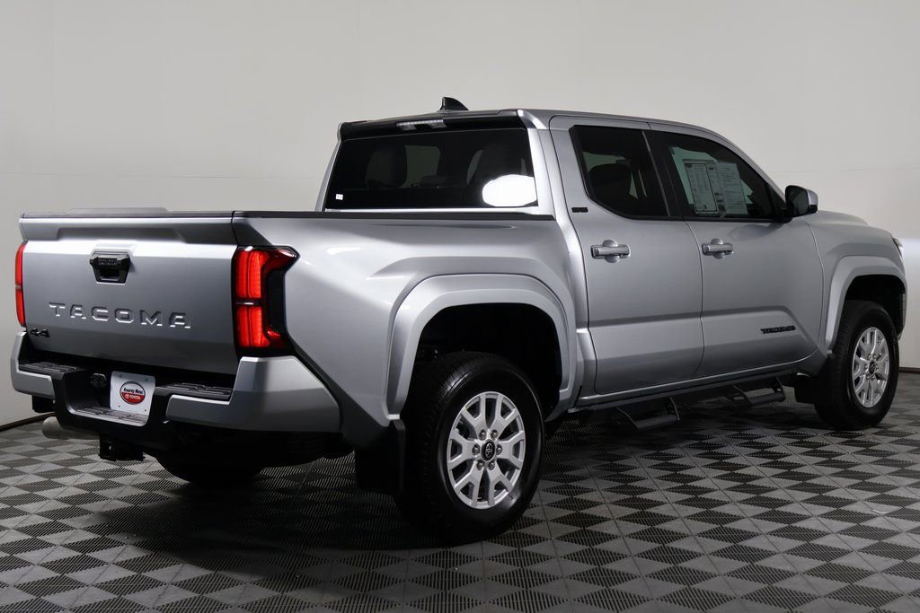 2025 Toyota Tacoma SR5 4x4 photo 4