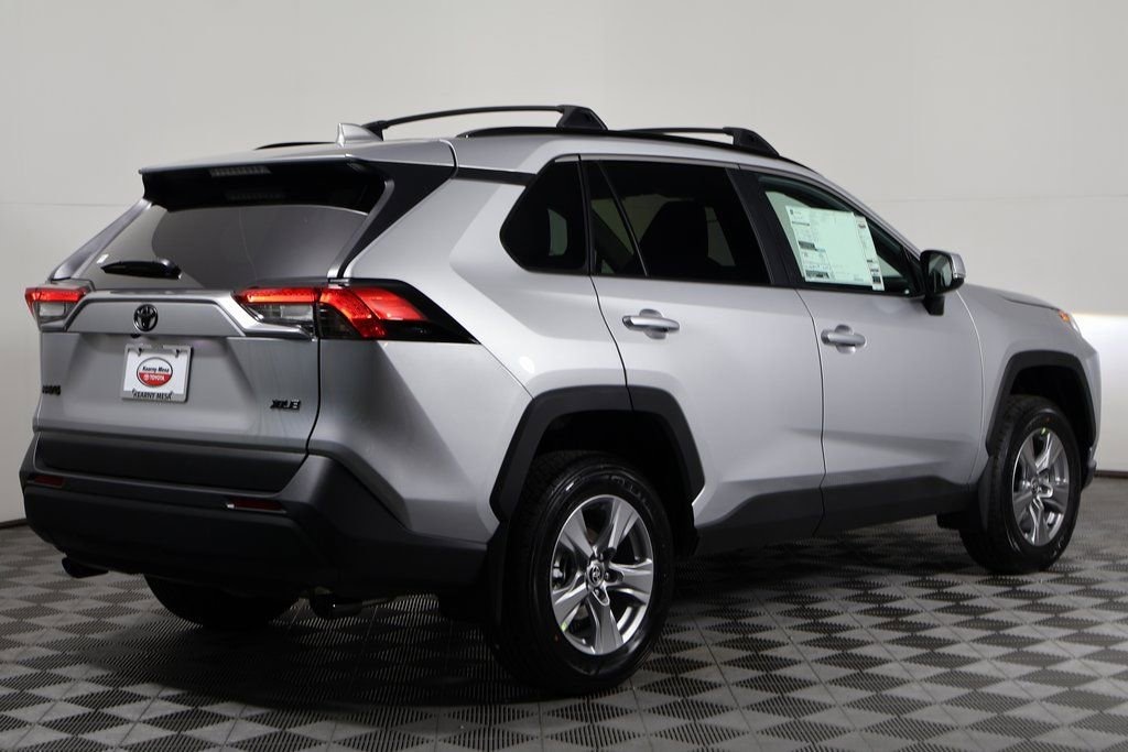 New 2025 Toyota RAV4 XLE XLE FWD SUV