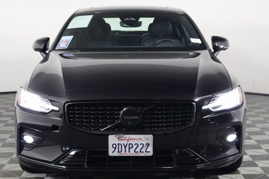 2023 Volvo S60 B5 AWD Plus Black Edition photo 2