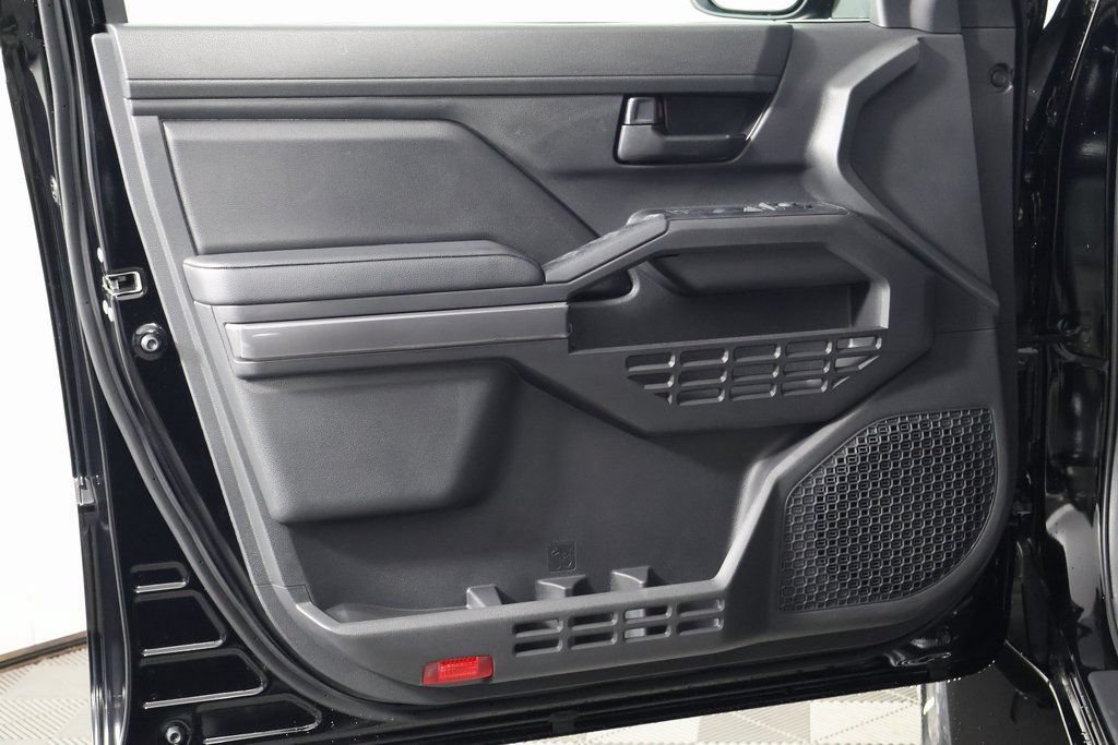 2026 Toyota Tacoma SR5 - Photo 7