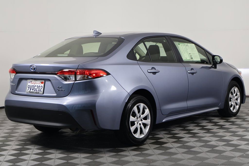2025 Toyota Corolla Hybrid LE photo 4