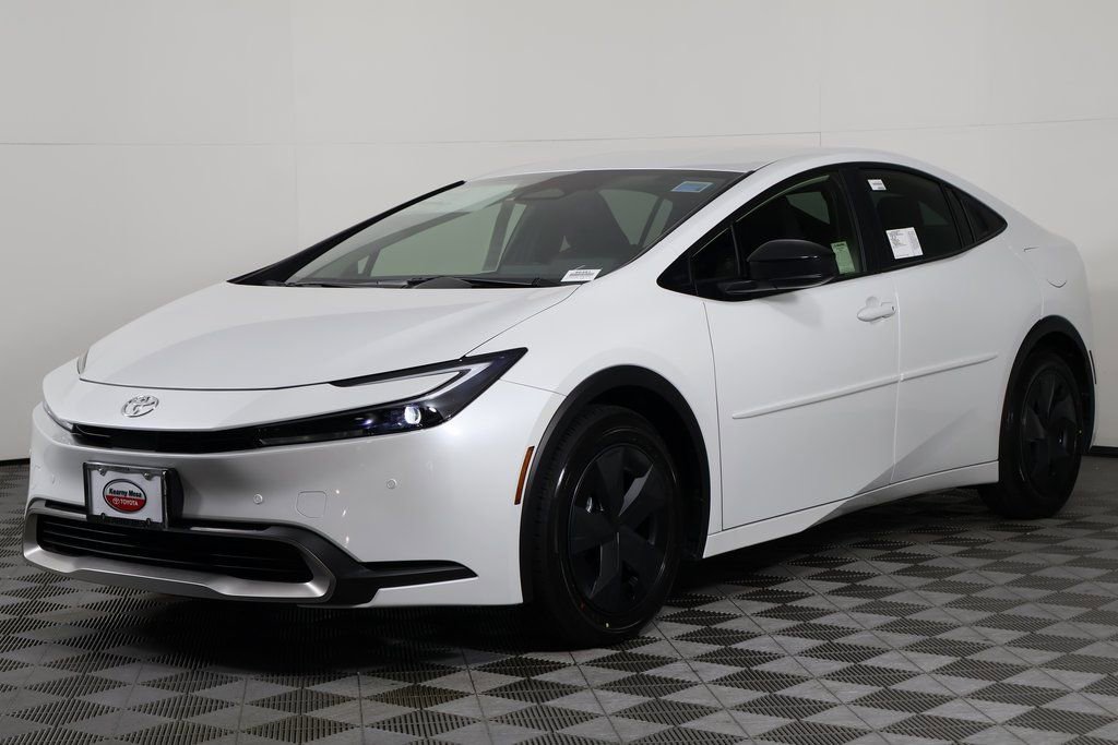 2026 Toyota Prius SE's photo