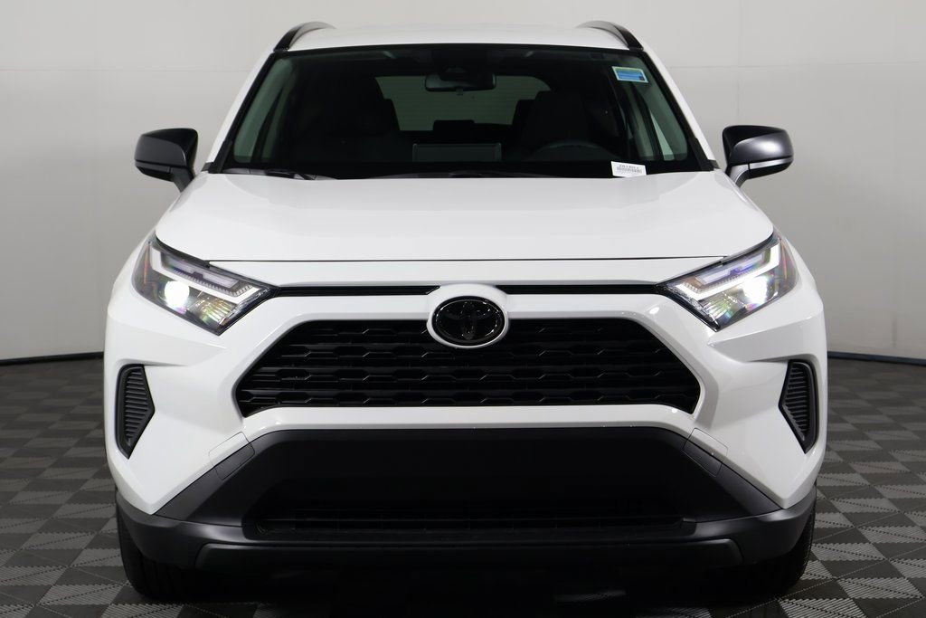 2025 Toyota RAV4 Hybrid LE photo 2