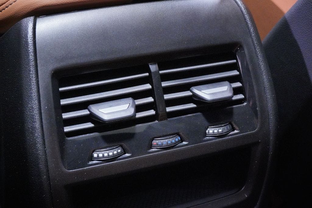 2025 BMW X5 M60i - Photo 16