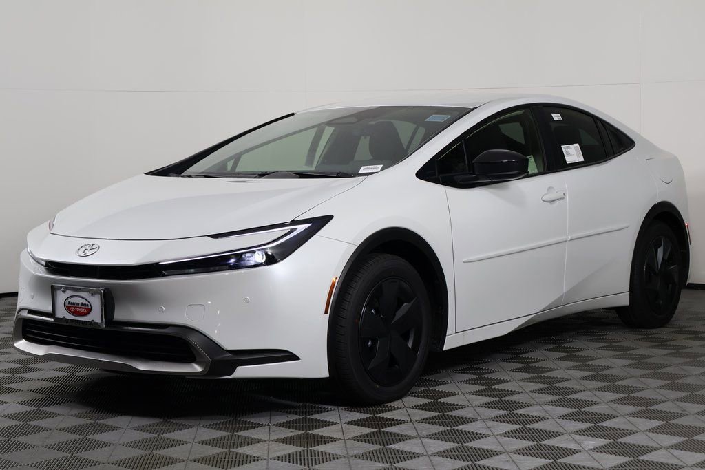 2026 Toyota Prius SE's photo