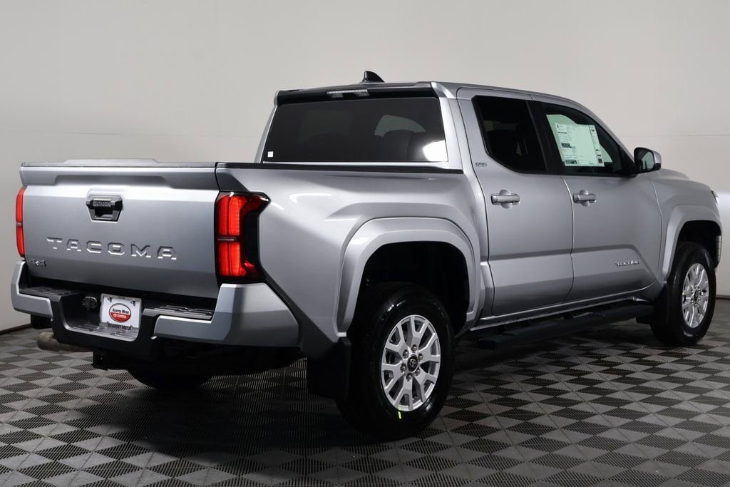 2026 Toyota Tacoma SR5 photo 2