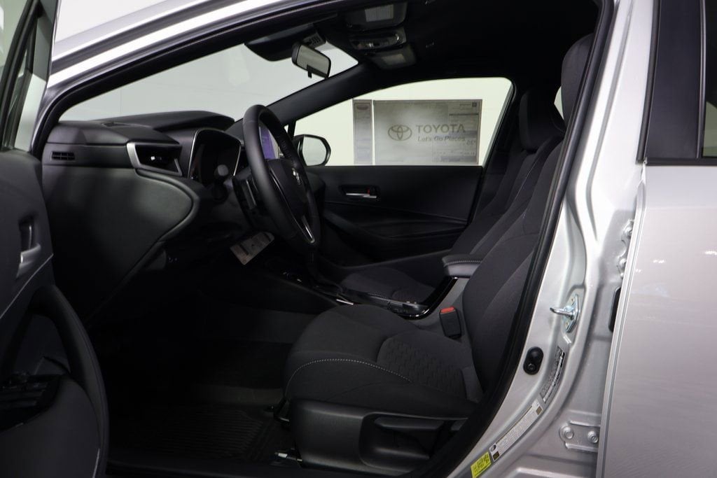2026 Toyota Corolla Hatchback SE photo 5