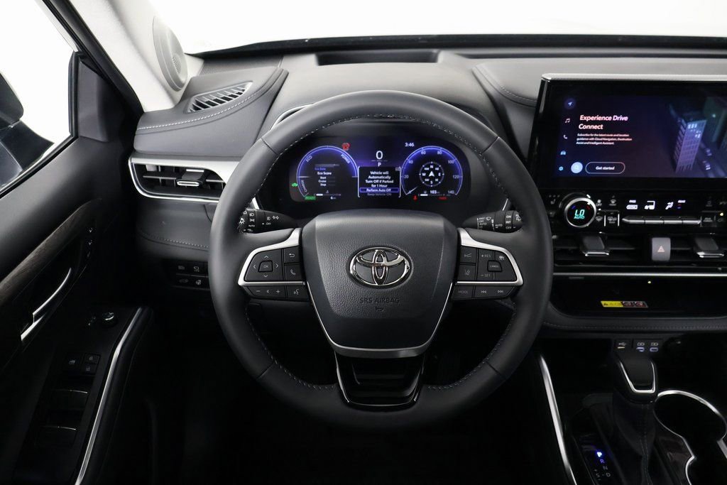 2026 Toyota Highlander Hybrid Platinum photo 3