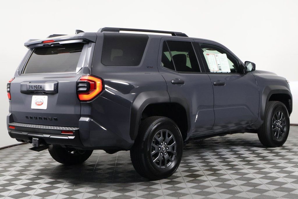 2025 Toyota 4Runner SR5 photo 4
