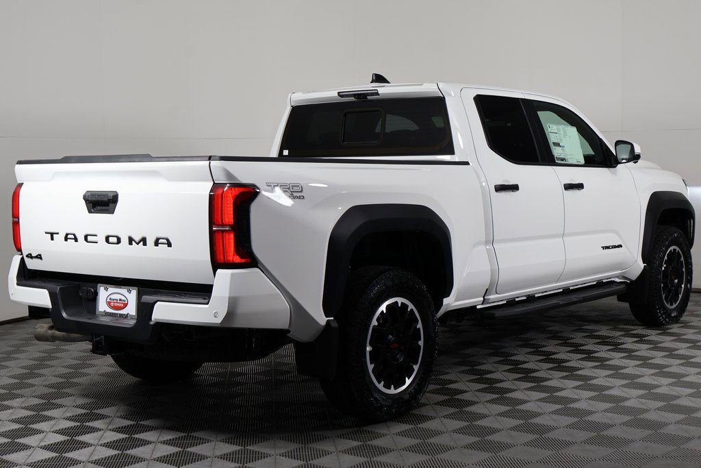 2026 Toyota Tacoma TRD Off-Road photo 2