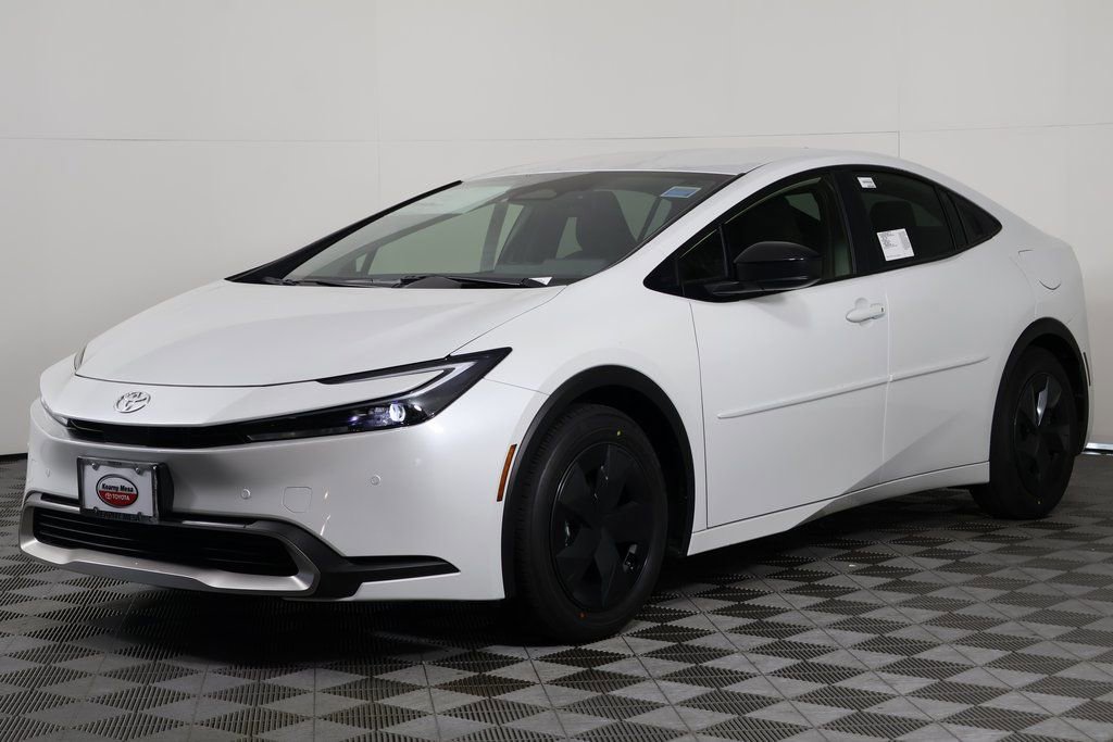 2026 Toyota Prius SE's photo