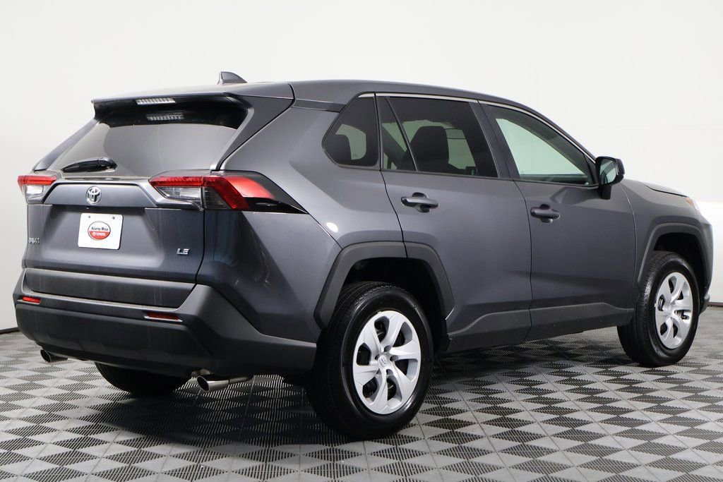 2025 Toyota RAV4 LE photo 3