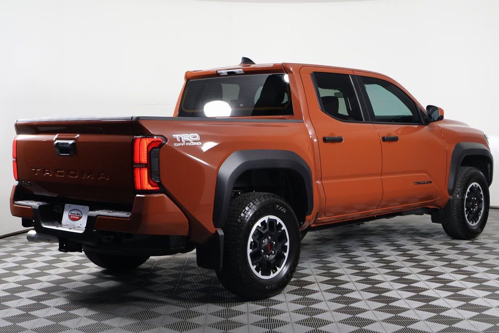 2025 Toyota Tacoma TRD Off-Road photo 4