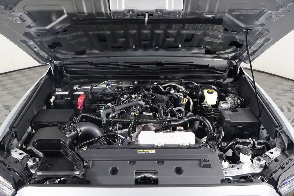 2026 Toyota Tacoma SR5 - Photo 9