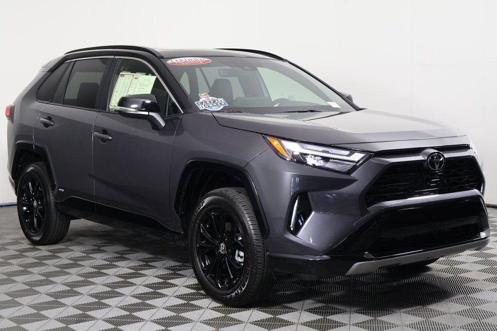 2025 Toyota RAV4 Hybrid XSE photo 3