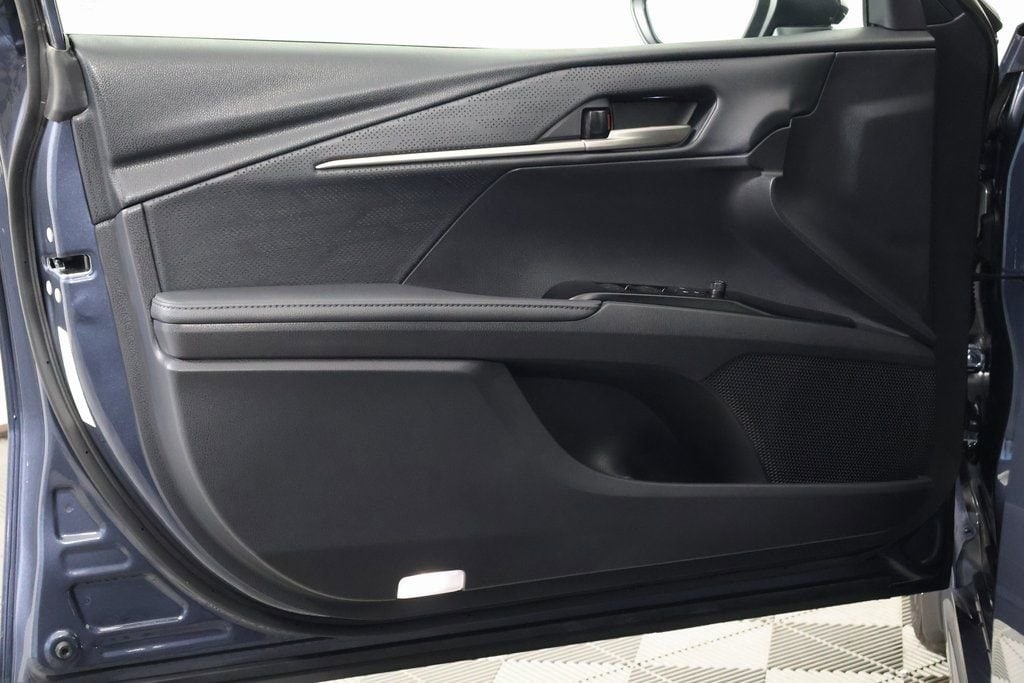 2026 Toyota Camry XSE - Photo 12