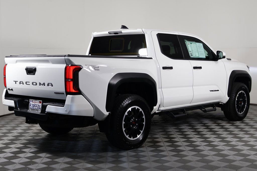 2024 Toyota Tacoma TRD photo 4