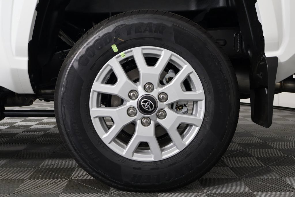 2026 Toyota Tacoma SR5 - Photo 10