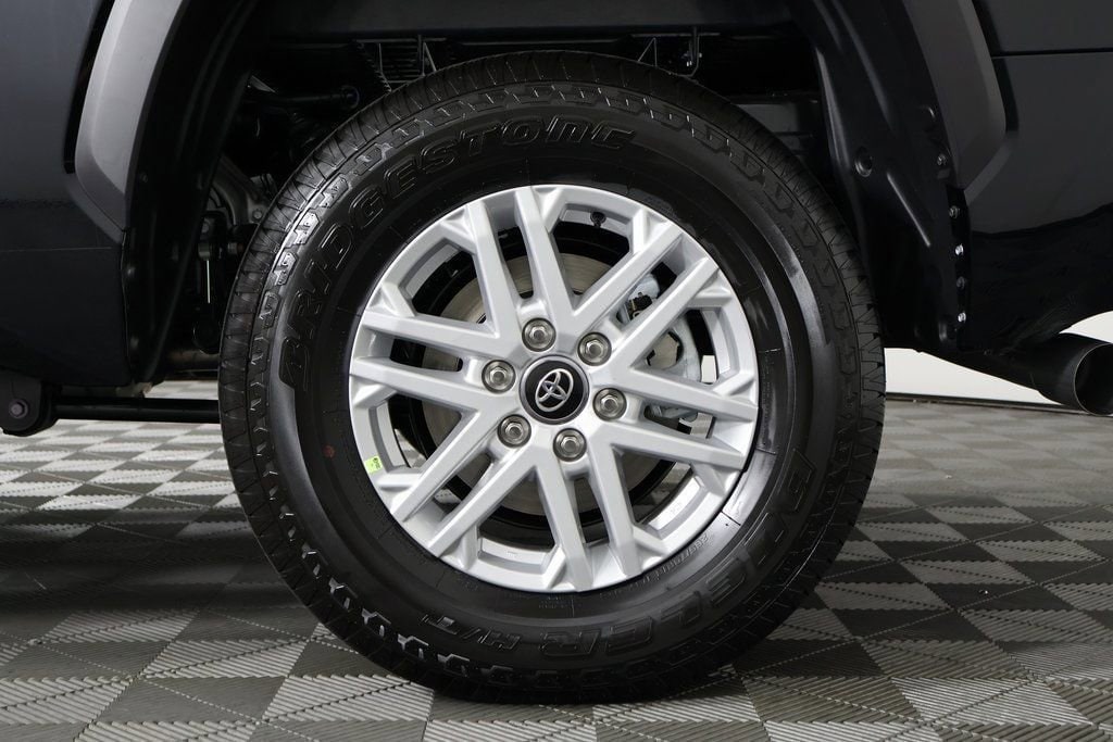 2026 Toyota Tundra SR5 - Photo 10