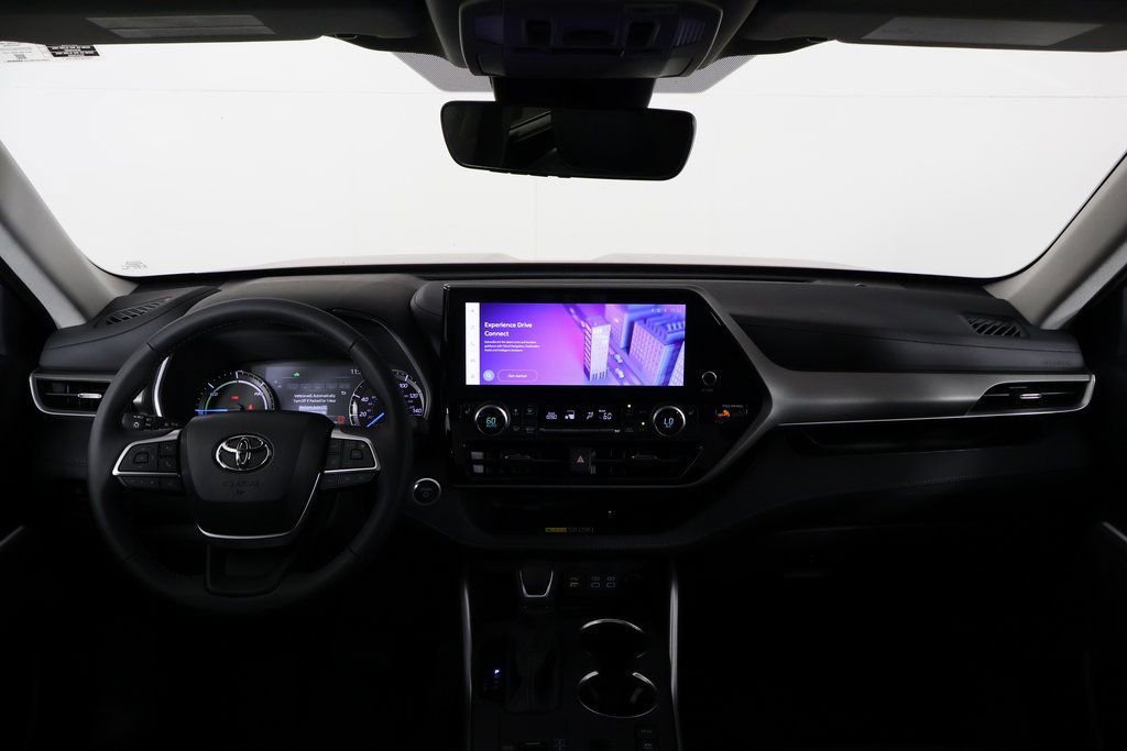 2026 Toyota Highlander Hybrid XLE photo 4