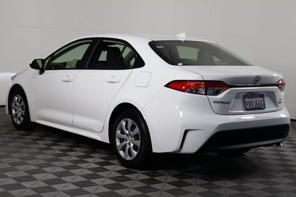 2026 Toyota Corolla Hybrid LE photo 6