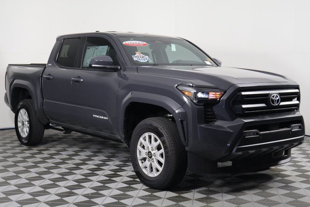 2025 Toyota Tacoma SR5 photo 3