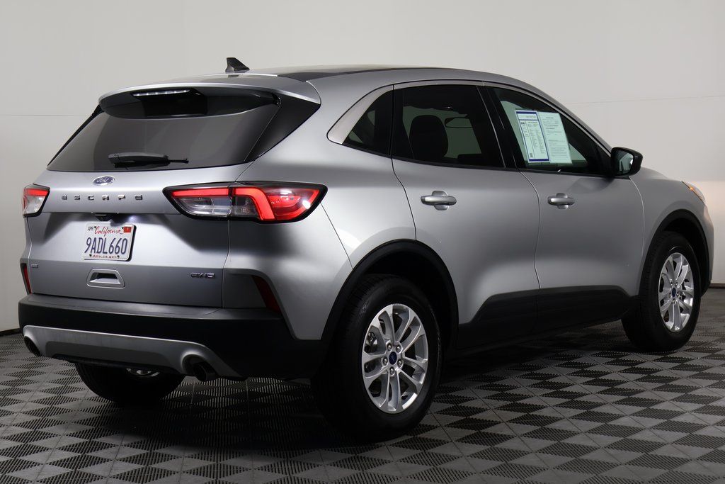 2022 Ford Escape SE photo 4