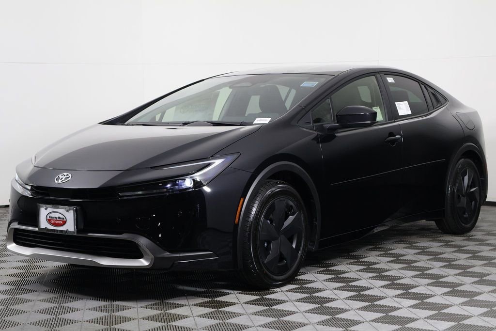 2026 Toyota Prius SE's photo