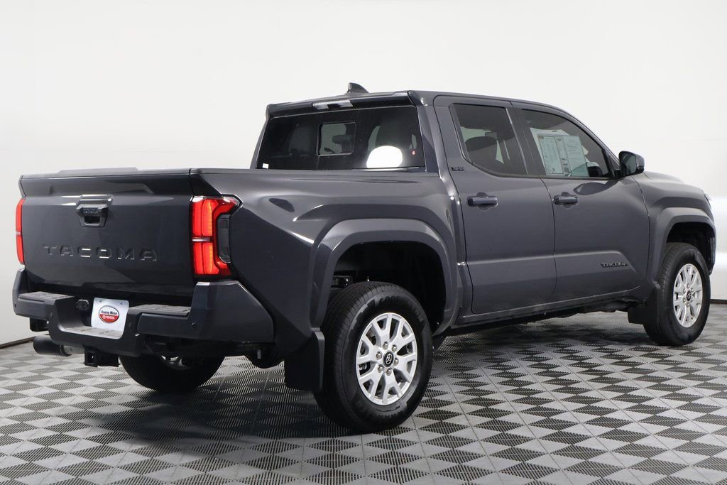 2025 Toyota Tacoma SR5 photo 4