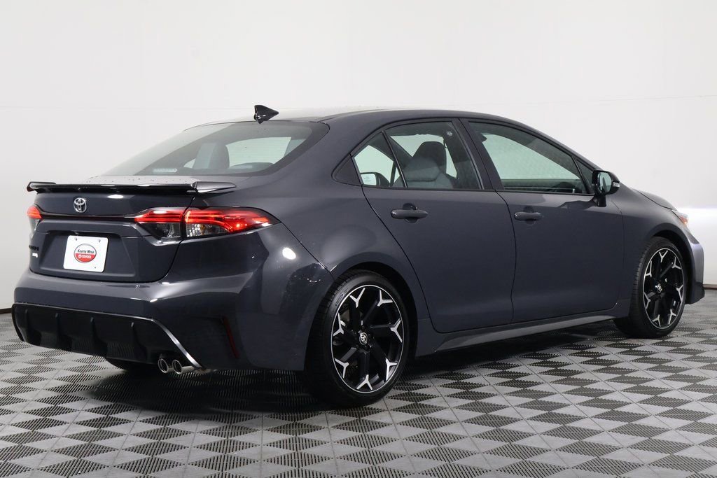 2025 Toyota Corolla SE photo 2