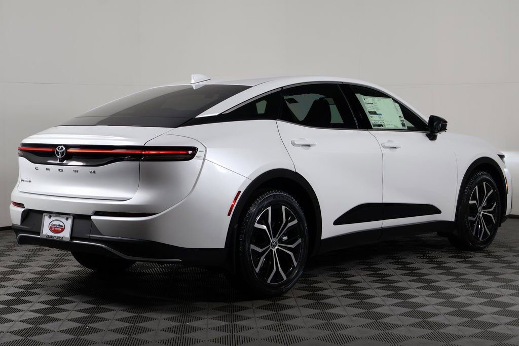 2026 Toyota Crown XLE photo 2