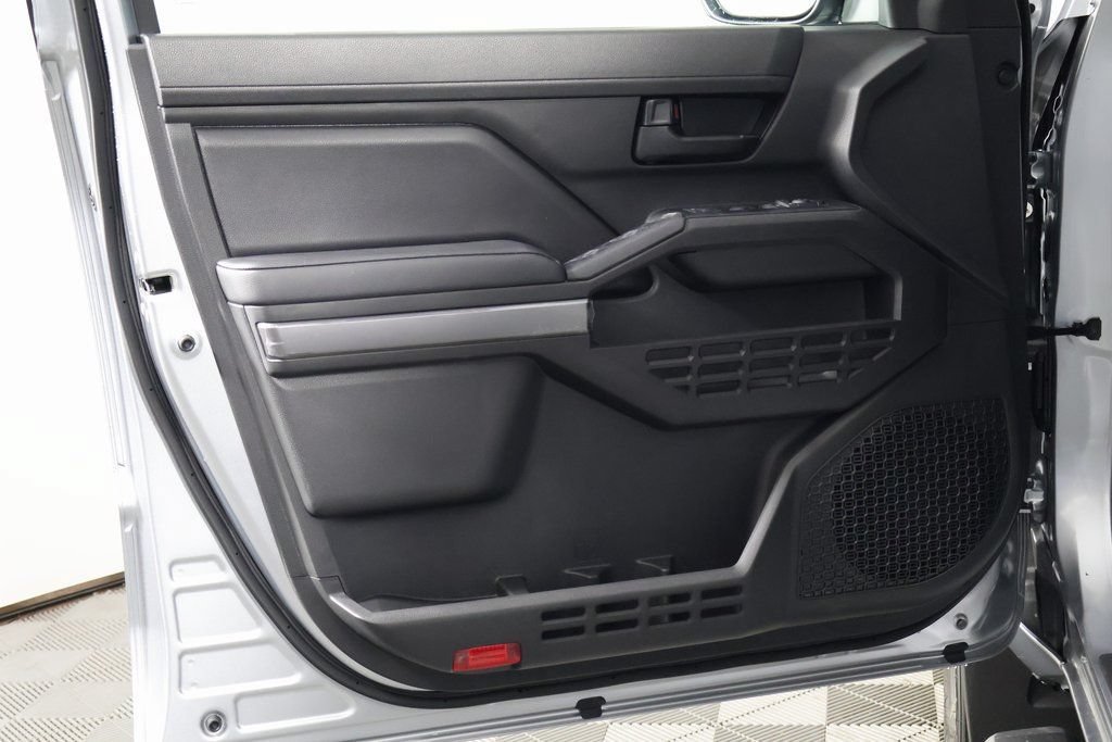 2026 Toyota Tacoma SR5 - Photo 7