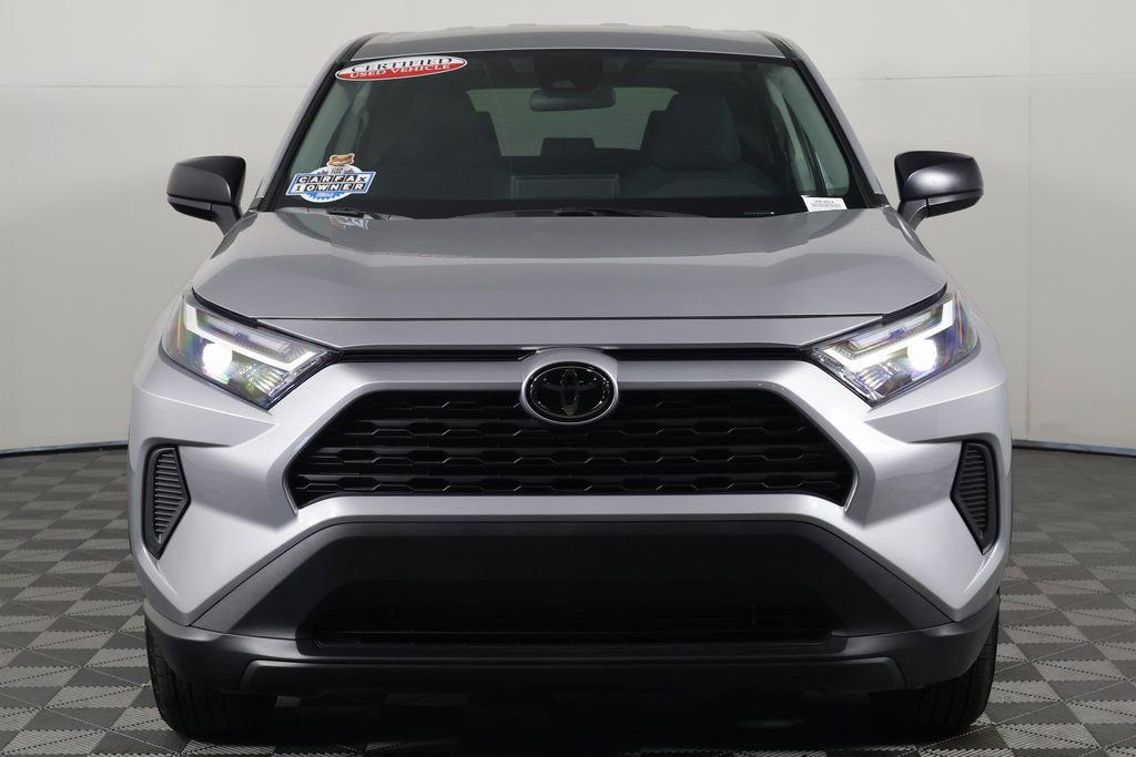 2025 Toyota RAV4 LE photo 2