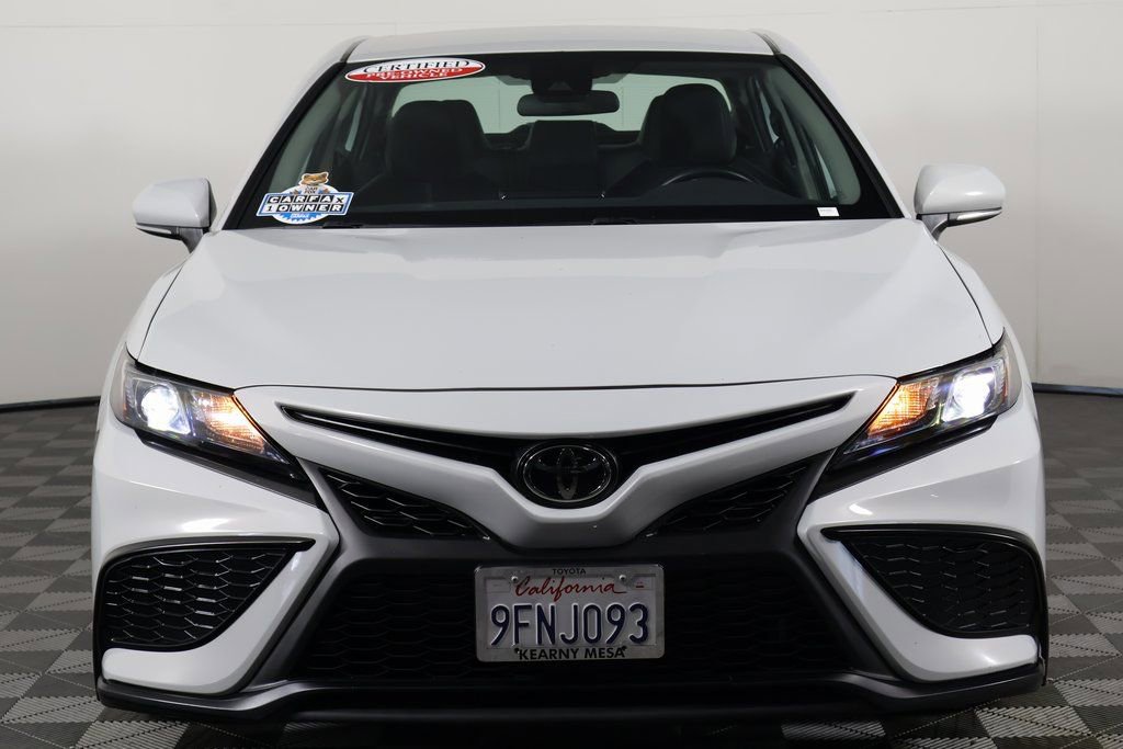 2023 Toyota Camry SE photo 2