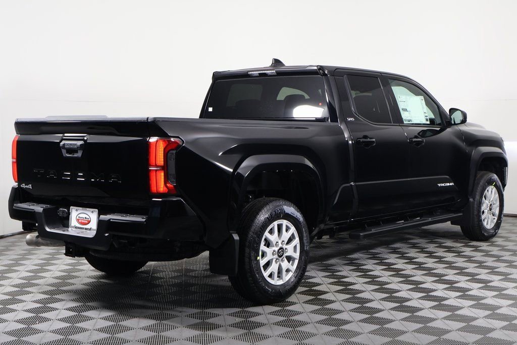2026 Toyota Tacoma SR5 photo 2