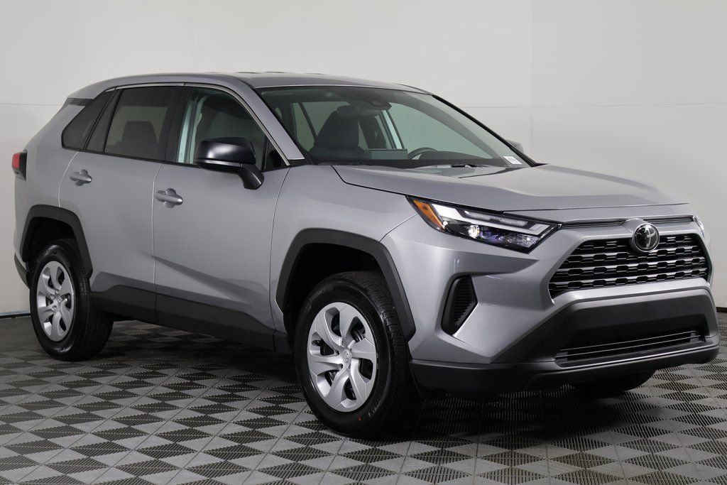 2025 Toyota RAV4 LE photo 3