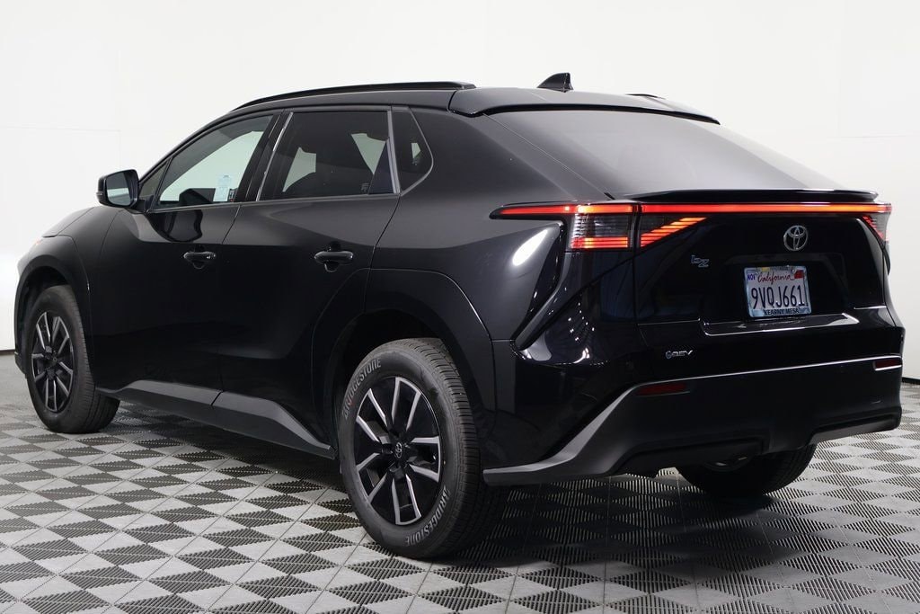 2026 Toyota bZ XLE photo 6