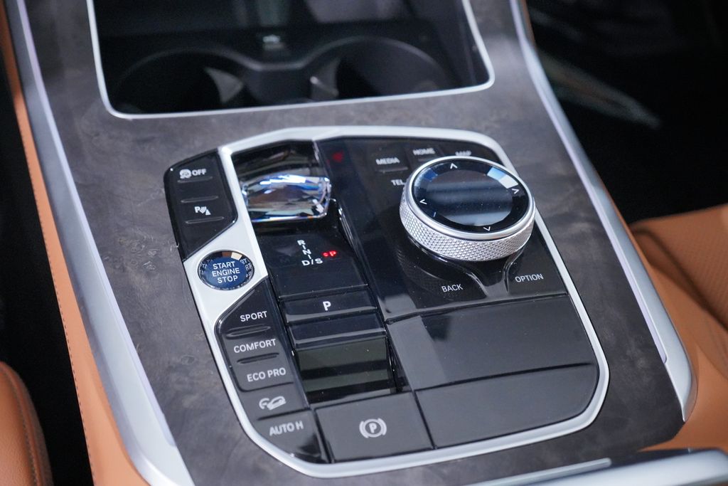 2025 BMW X5 M60i - Photo 13
