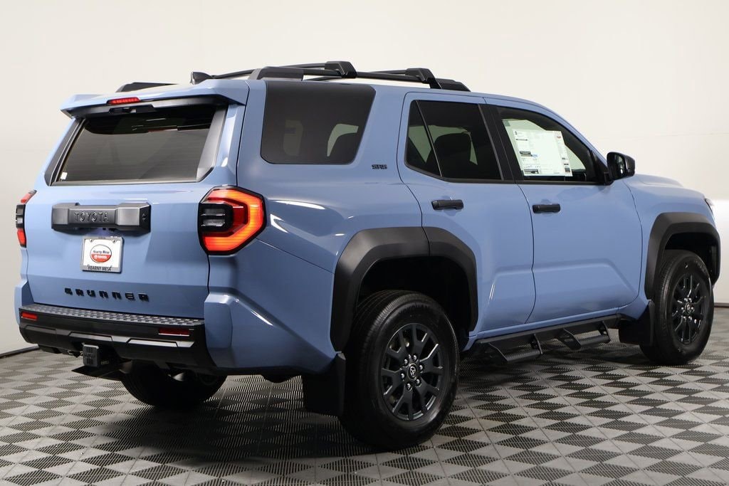 New 2025 Toyota 4Runner SR5 4WD SR5