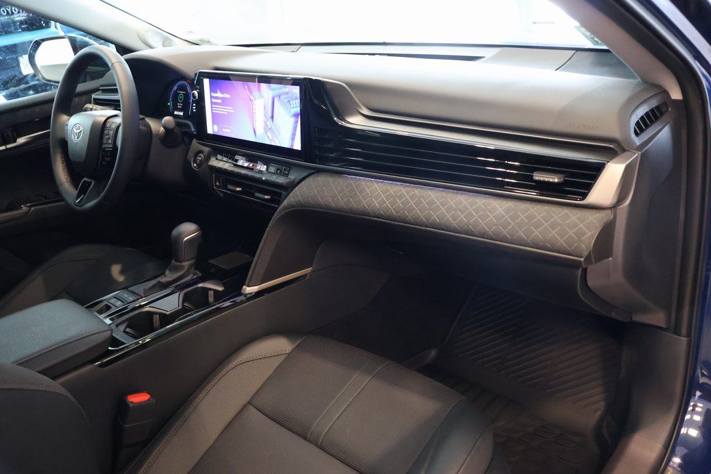 2026 Toyota Camry XLE - Photo 7